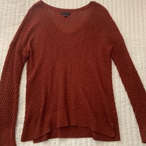 American Eagle rust colored knit sweater